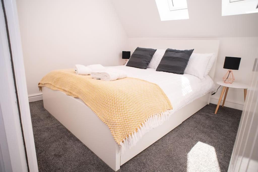 Orchid Lodge: Two-Bed Flat Near Blenheim Palace & Oxford Kidlington Exterior photo
