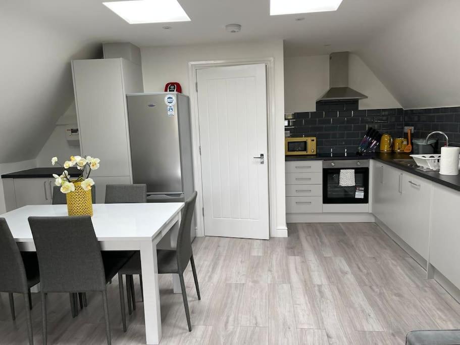 Orchid Lodge: Two-Bed Flat Near Blenheim Palace & Oxford Kidlington Exterior photo