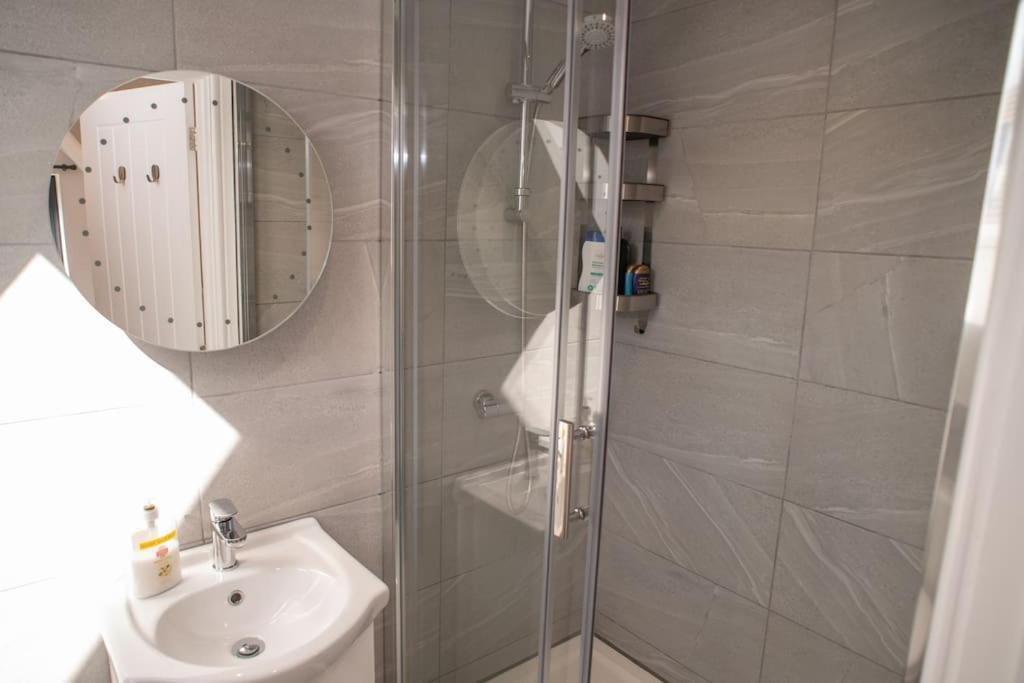 Orchid Lodge: Two-Bed Flat Near Blenheim Palace & Oxford Kidlington Exterior photo