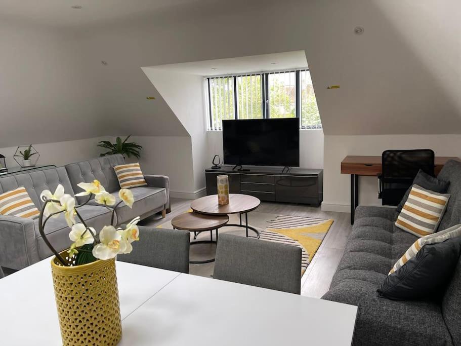 Orchid Lodge: Two-Bed Flat Near Blenheim Palace & Oxford Kidlington Exterior photo