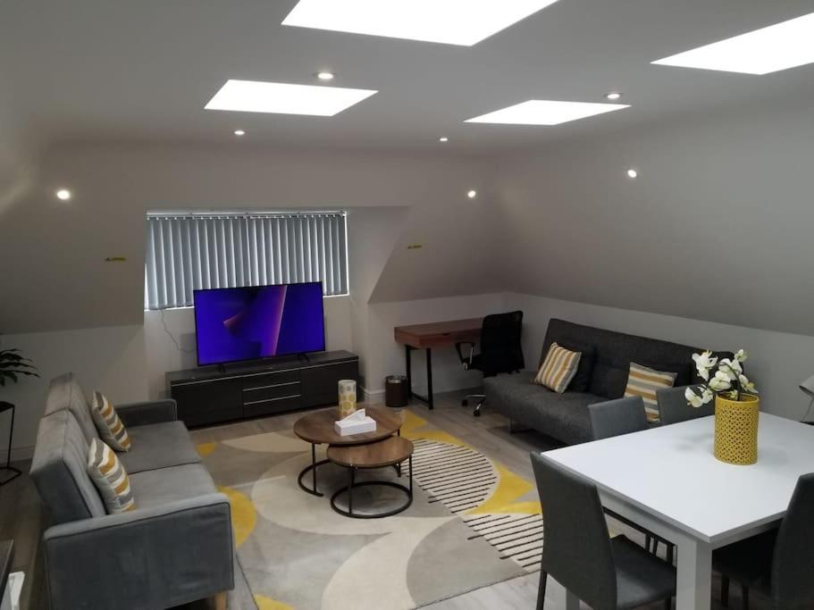 Orchid Lodge: Two-Bed Flat Near Blenheim Palace & Oxford Kidlington Exterior photo