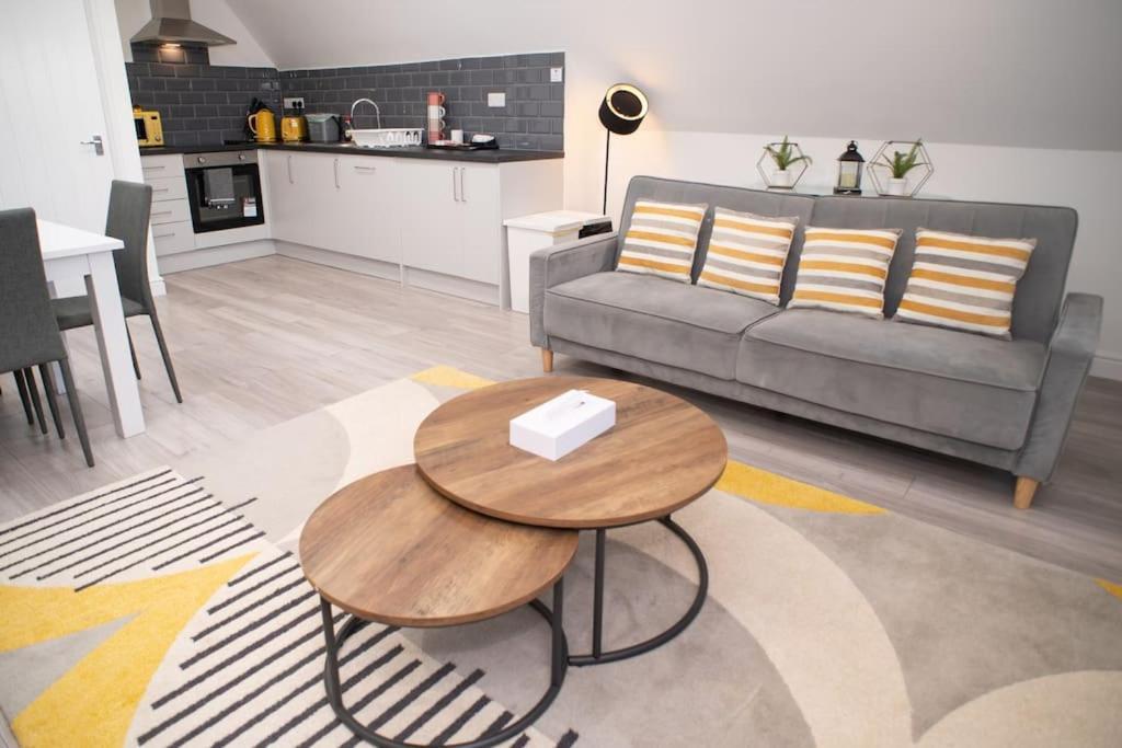 Orchid Lodge: Two-Bed Flat Near Blenheim Palace & Oxford Kidlington Exterior photo